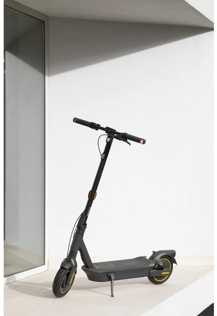 Ninebot KickScooter MAX G2 E by Segway