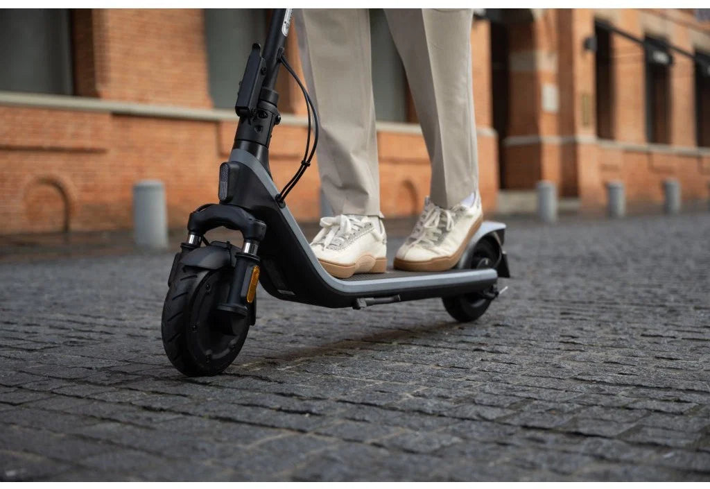 Ninebot eKickScooter E2 E II Powered by Segway